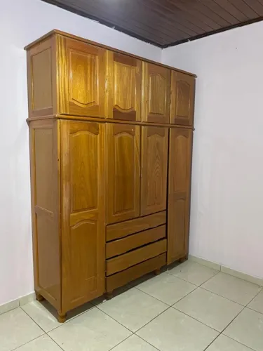 Guarda roupa de cerejeira maciça