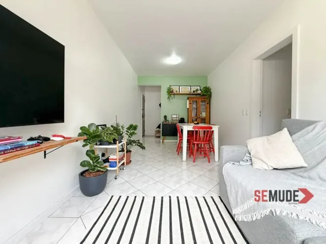 Apartamento com 2 Quartos e 1 banheiro à Venda