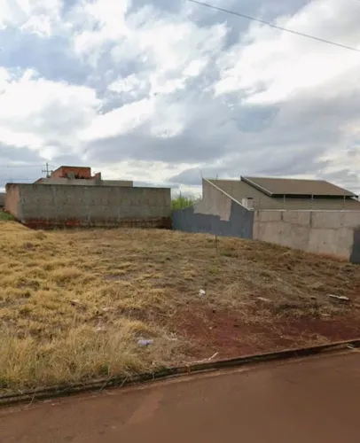 Terreno com 450m²a venda em Cambé.