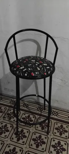 Banqueta de ferro 