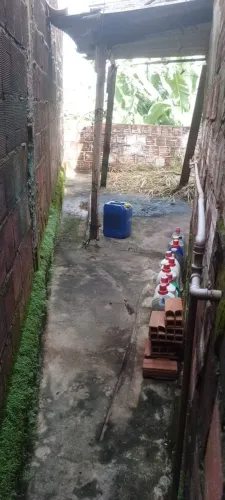 Pra vender logo vem logo 2 quartos cozinha uma sala varanda terreno dos 4 lados