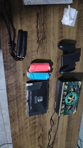 Switch V2 DESBLOQUEADO, PERSONALIZADO, COM PELICULA E CAPINHA ORIGINAIS 