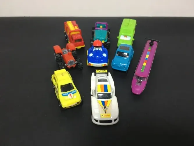 Lote 9 Veículos Carros Diversos K93, K94 e K95 Kinder Ovo Anos 90 1993 / 1994 / 1995
