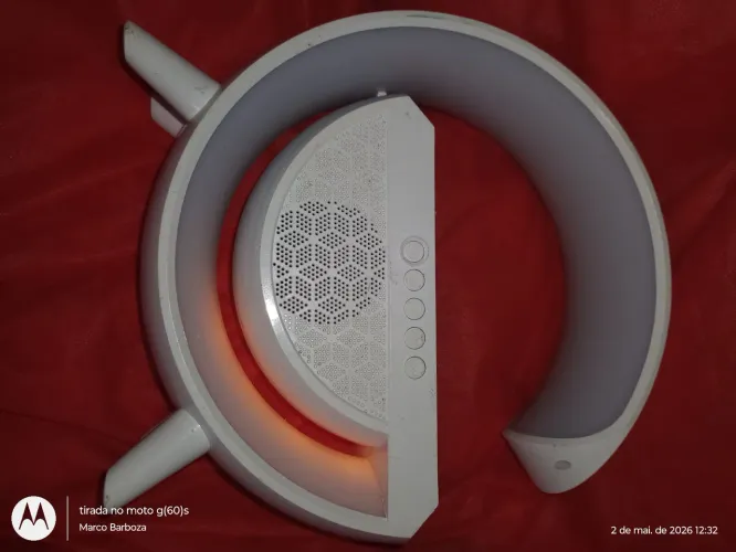 Caixa bluetooth com carregamento por indução