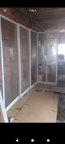 Vendo porta Balcão