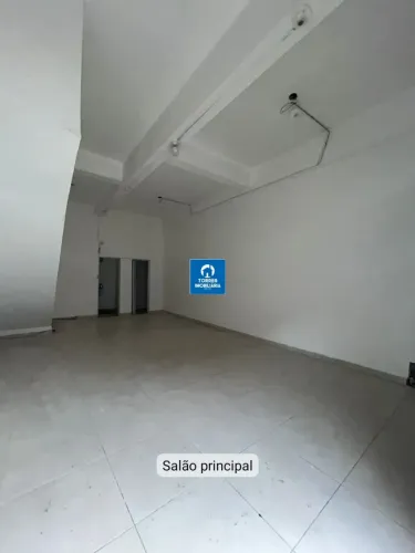 Loja na Parada 40 na rua principal alta visibilidade