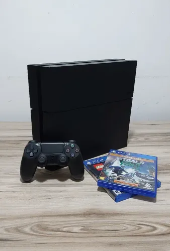 Oportunidade! PS4 Fat 500 GB Fosco + 2 Jogos Originais + Controle