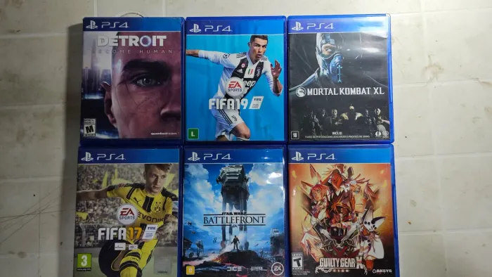 Jogos de PS4 à venda.