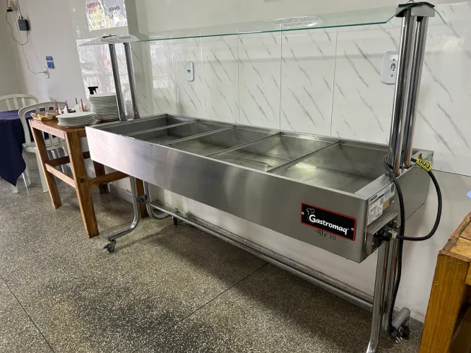 Buffet térmico( banho maria c 9 cubas )