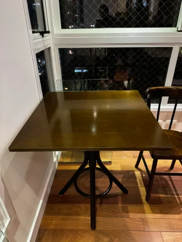 Mesa e 2 cadeiras
