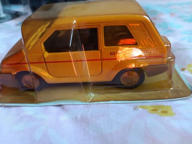 Coleção carros Maisto escala 1/43 novos lacrados na embalagem original 