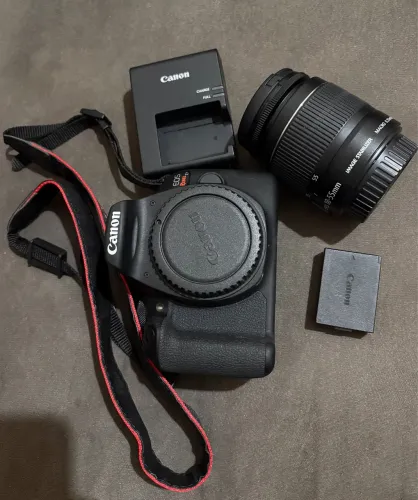 Canon T7