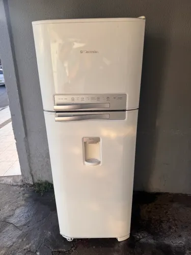 Geladeira Electrolux duplex frost free 