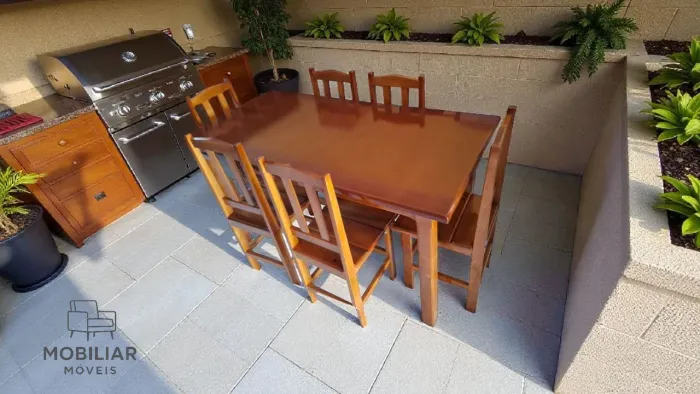 MESA DE MADEIRA COM 6 CADEIRAS NOVA