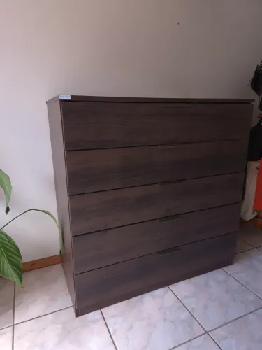 CÔMODA COM DIVISÓRIAS