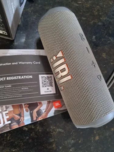Caixa JBL Flip 6 - em estado de nova!