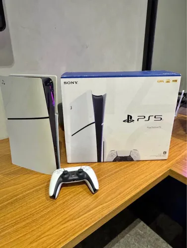 Ps5 slim 1TB SEMINOVO completo, acompanha caixa, todos os cabos e suporte