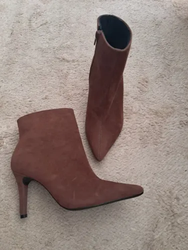 Bota Feminina Salto Alto Marrom Caramelo nº 36 - Nunca Usada