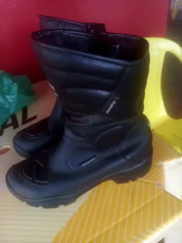 Bota de motoqueiro 200$