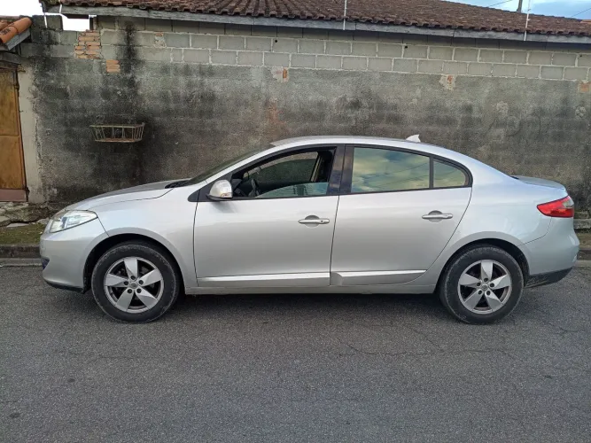 Renault Fluence Sed. Dynamique 2.0 16V Flex Mec. 2013