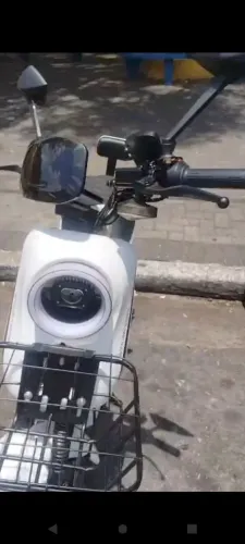 Moto nova não precisa de habilitação nem emplacamento mas bem potente chegar até 60 km 