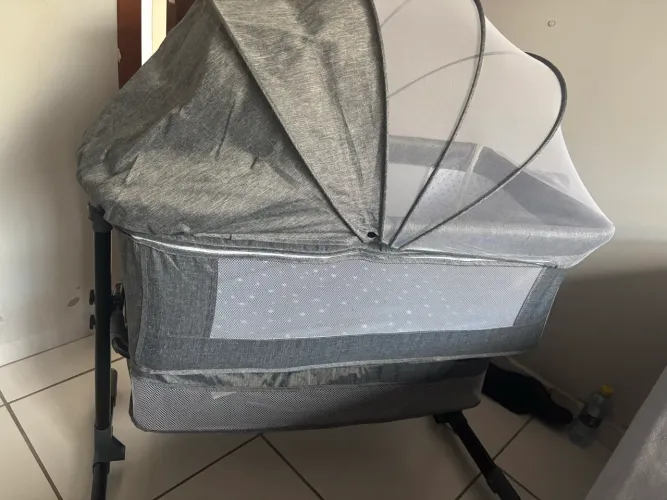 Berço Portátil Maxi Baby Connect com Mosquiteiro até 9kg Cinza