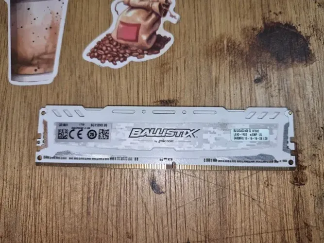 Memoria RAM DDR4 4GB 2400 MHz SEMI NOVO