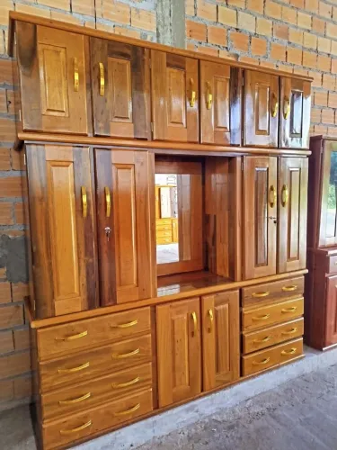 Guarda roupa de casal - madeira de lei 8 gavetas novo