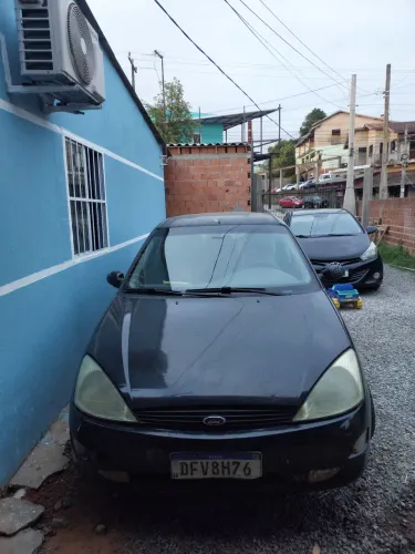 Ford Focus 1.8 16V 5P 2002