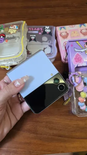 Z FLIP 4 SAMSUNG (AZUL / 256GB) - + 5 CASES.