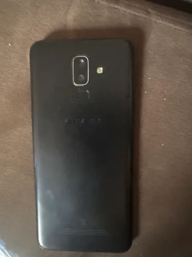 Samsung J8