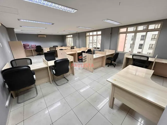 Conjunto Comercial VENDA e LOCAÇÃO de 76 m2, 1 salão, 2 banheiros na Liberdade, São Paulo,