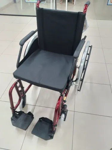 Cadeira de rodas desmontável