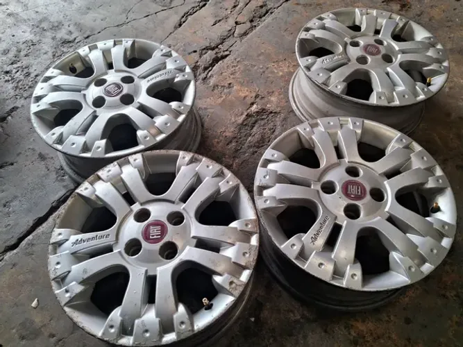 Jogo de rodas aro 15 strada locker 