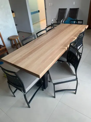 Cadeiras e Banquetas em Alumínio e Fibra Sintética