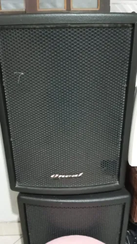 Par de caixas passivas Oneal com amplificador
