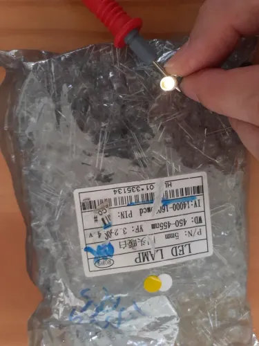 Kit 1000 Leds amarelo 5mm tipo lâmpada.