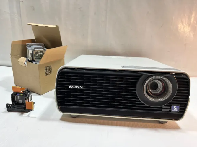 Projetor Sony VPL-EX145