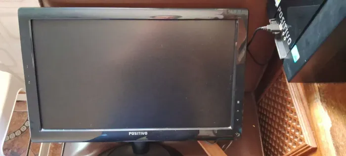 Monitor Positivo 18.5 polegadas LCD
