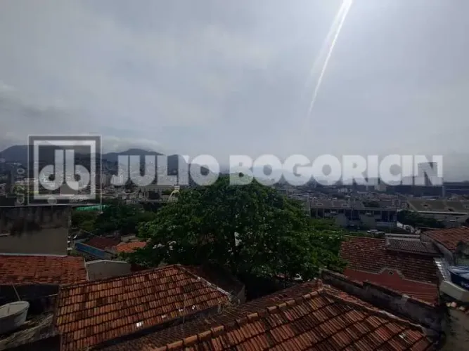 Apartamento - / Residencial / Santa Teresa
