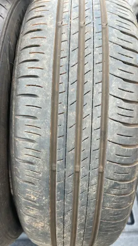 Pneu Dunlop 185/60 aro 15 90 % Vida