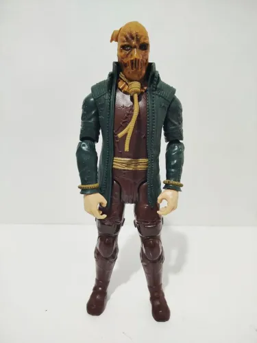 Boneco Espantalho Scarecrow Vilão Batman 30cm DC Mattel