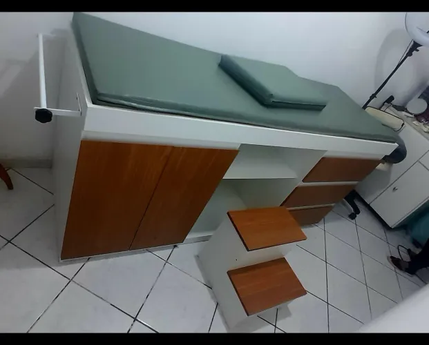 Maca  Estética Consultório  Madeira Gavetas e Prateleiras Serve Tbm  Como Buf R$800,00 