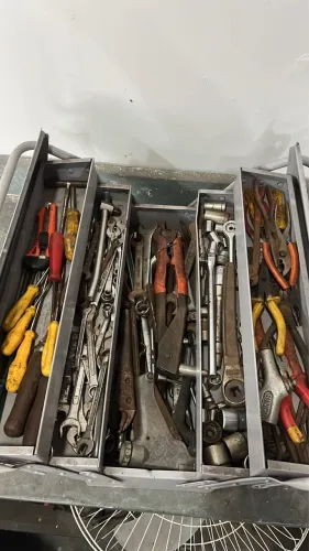 Caixa de ferramentas diversas, ver foto