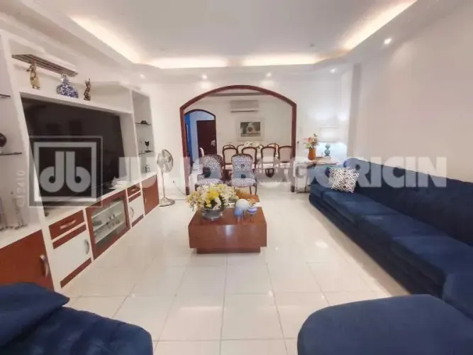 FLAMENGO - RUA SÃO SALVADOR - LUXO - APTO TODO REFORMADO - TIPO CASA - CHARMOSA - 4 QUARTO