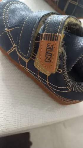 Tenis infantil azul marinho tamanho 20 Klin semi novo