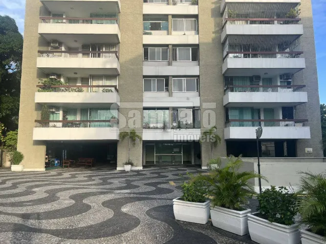 Apartamento de 3 quartos no Condomínio Bella Torre, com 175m²