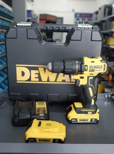 Parafusadeira e Furadeira Impacto c/ 2 baterias de 20v DeWalt (Nova)
