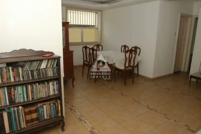 Ótima Oportunidade no Cosme Velho : 2 Quartos e 1 Suíte