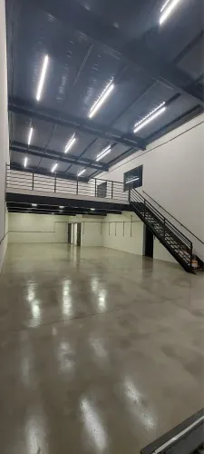 Loja - Barracão - Cômodo Comercial